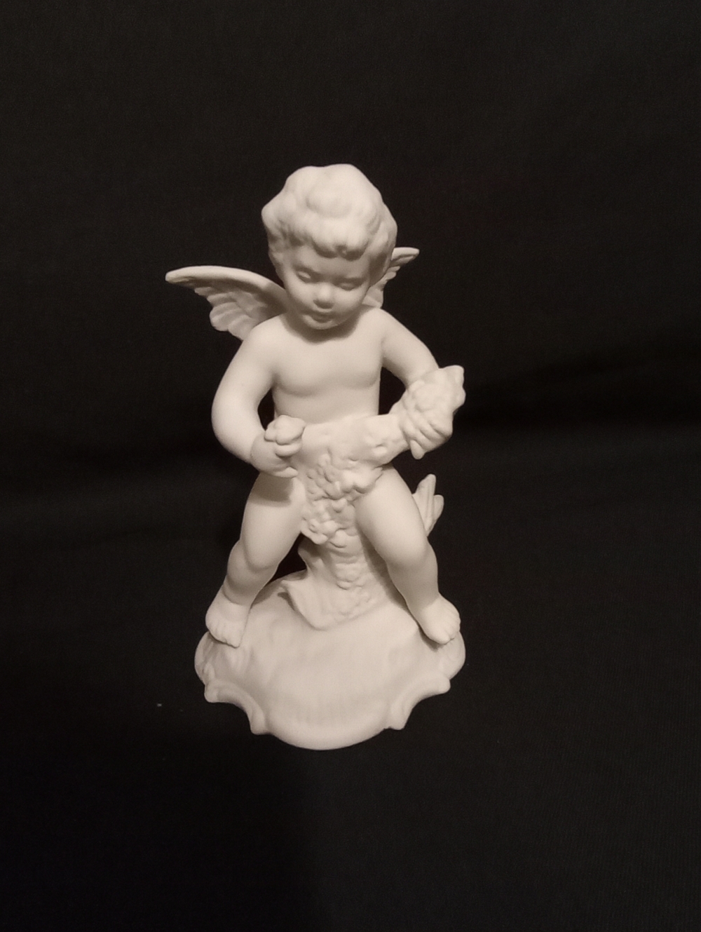 4 Seasons Collection Cherub "Spring Flowers" Figurine By Karl Heinz Klette